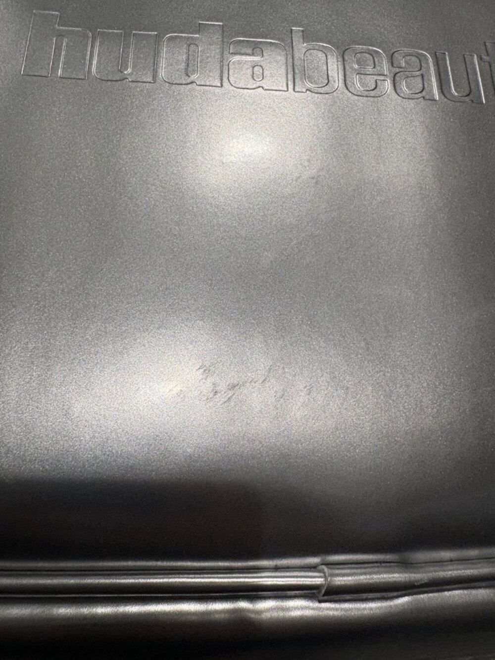 Huda Beauty Silver Makeup Bag Easy Bake Set - Picture 9 of 10